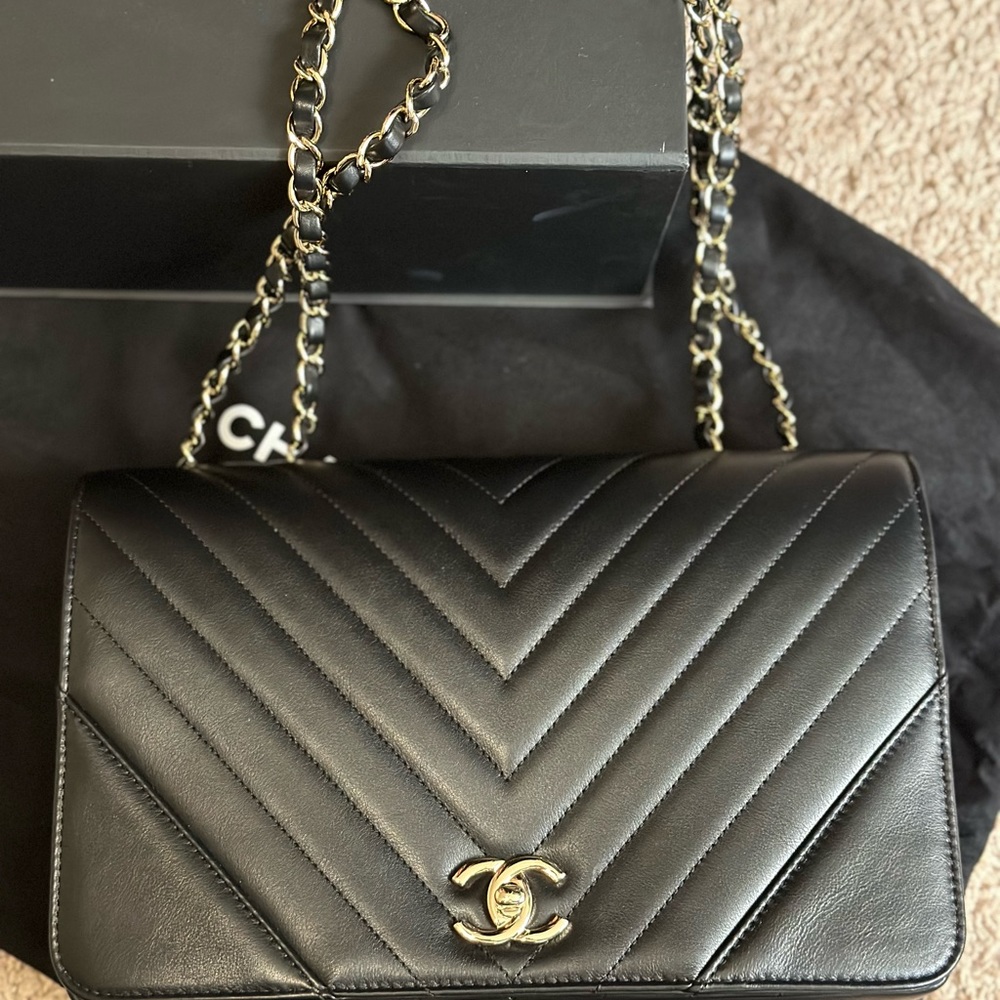 Chanel Chevron - image 1